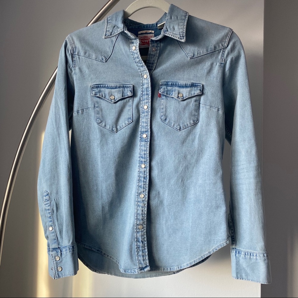 Levi denim button down long sleeve shirt